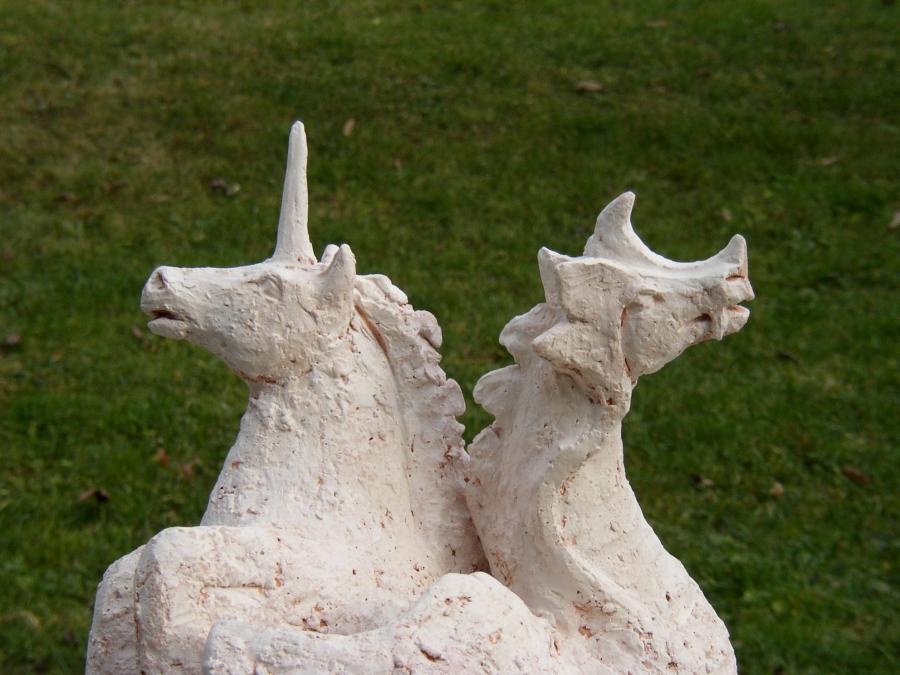 Eamina - persönliche Skulpturen in Stein und Keramik